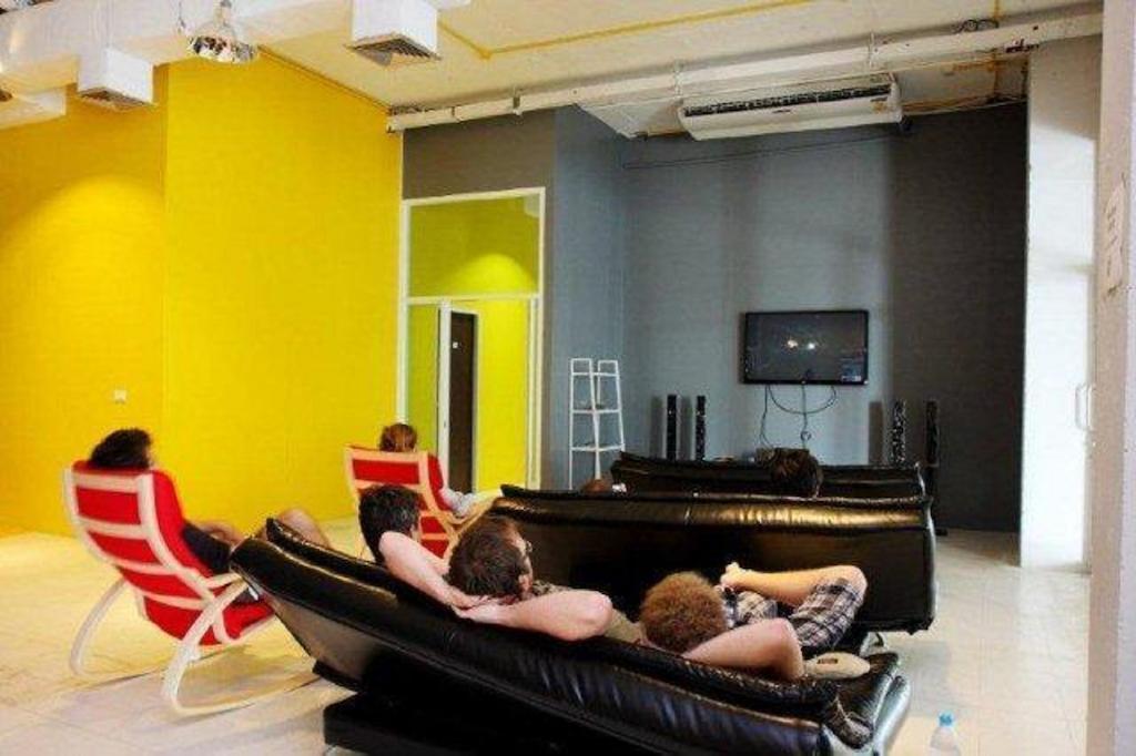 Kool Backpacker Hostel Patong Extérieur photo