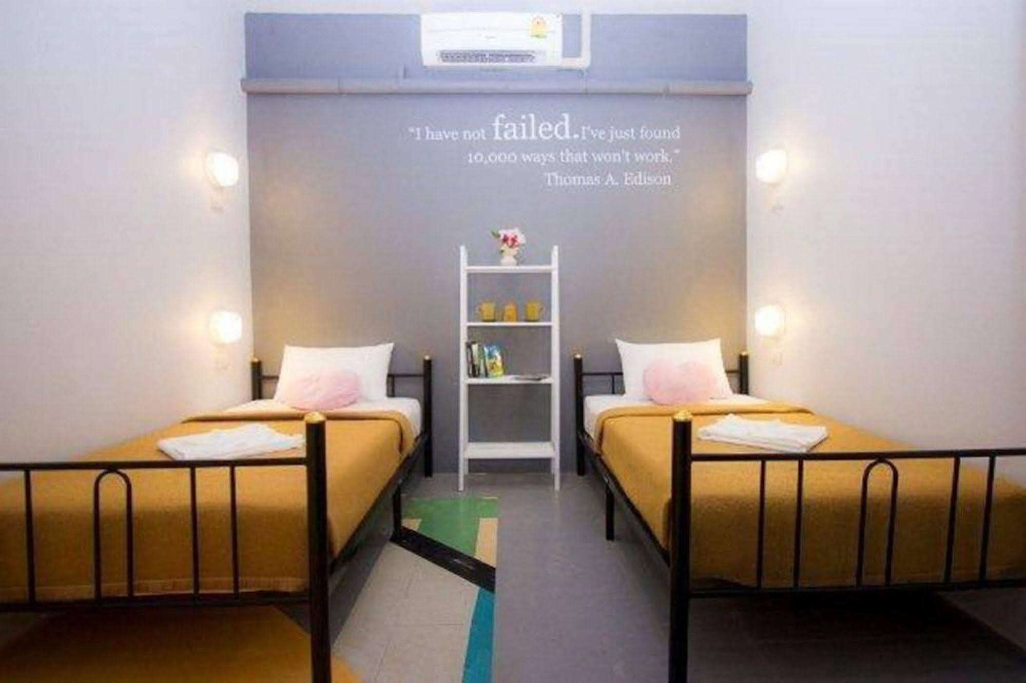 Kool Backpacker Hostel Patong Extérieur photo