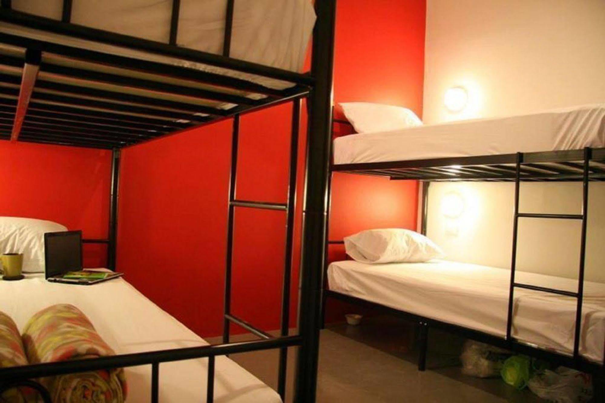 Kool Backpacker Hostel Patong Extérieur photo